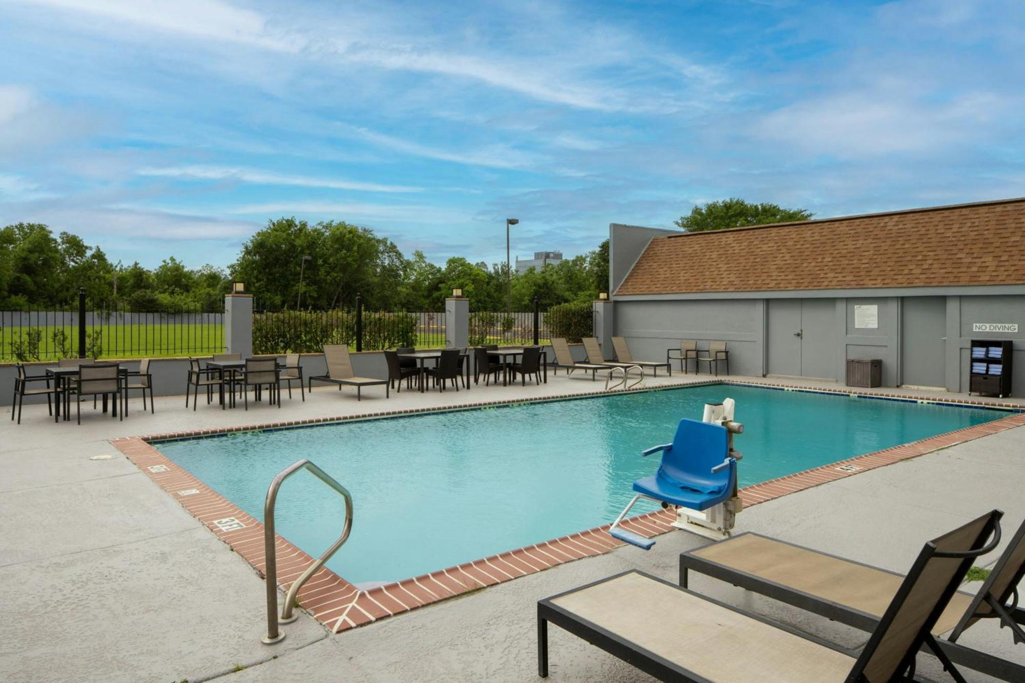 City Express By Marriott New Orleans 1-10 Экстерьер фото